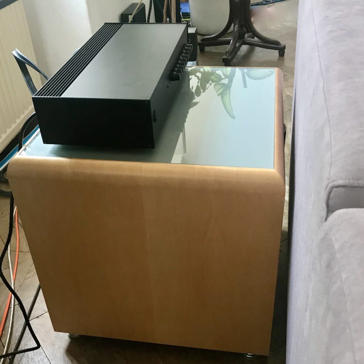 Subwooferverstärker oben am Subwoofer