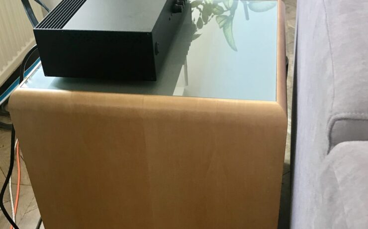 Subwooferverstärker oben am Subwoofer