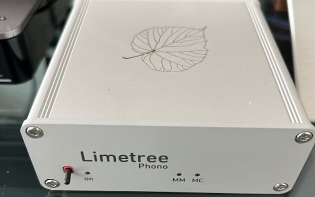 Limetree-Phono II , schlichtes Aussehen im Technik Design