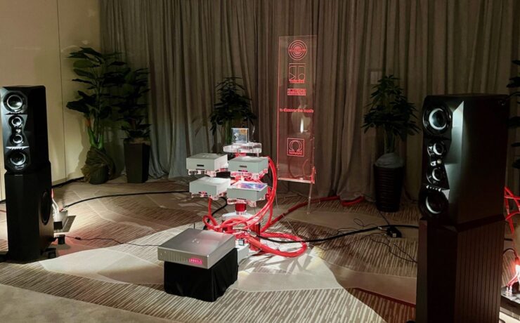 Soundwaves Anlage in Weiss Rot