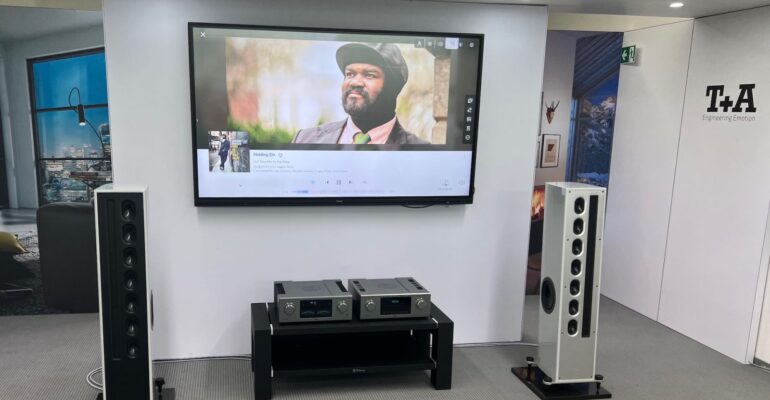 T+A mit großem Display , aber klanglich noch Verbesserungsfeld