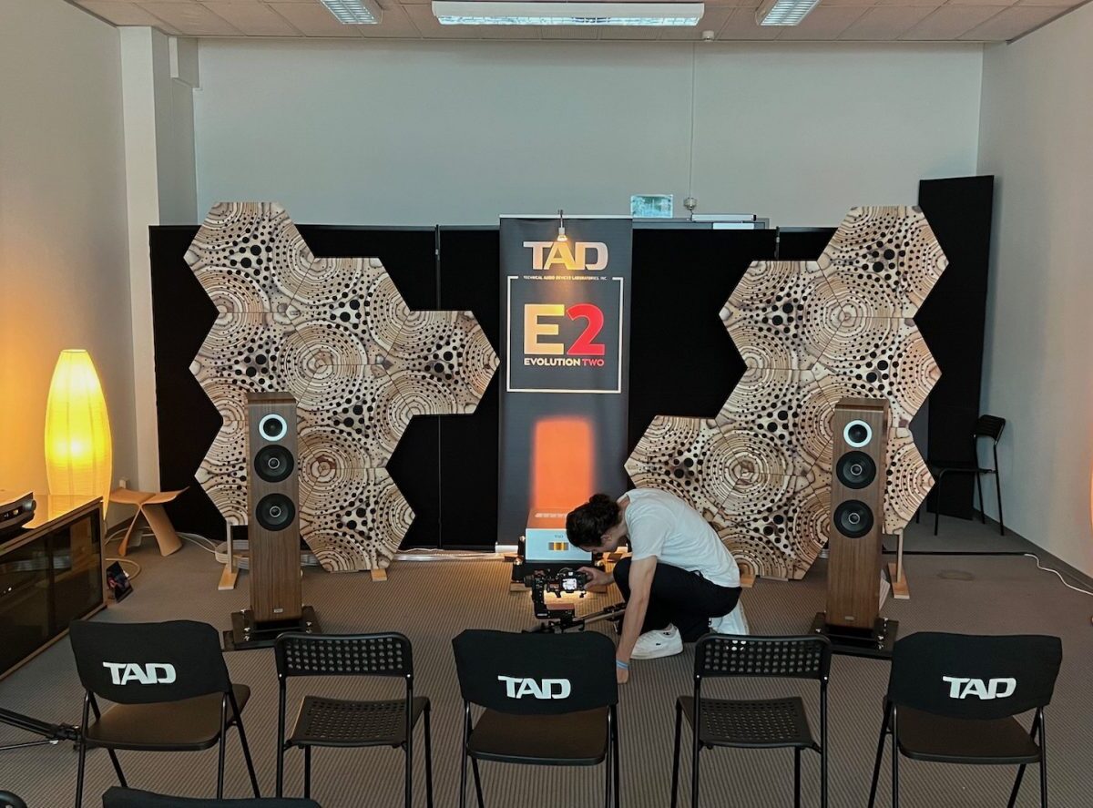 Sensation der Messe , die E2 von TAD