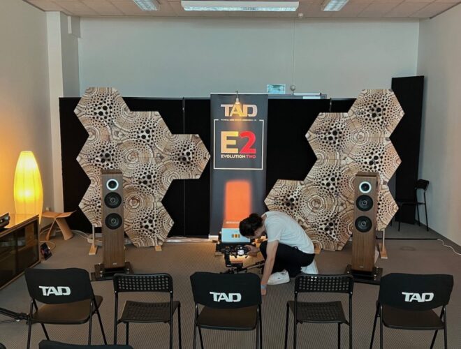 Sensation der Messe , die E2 von TAD