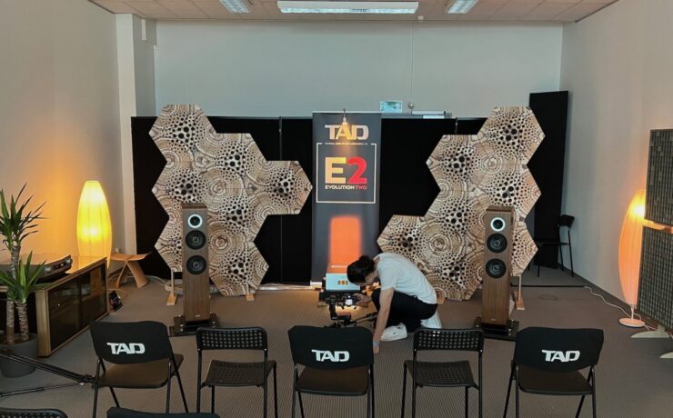 Sensation der Messe , die E2 von TAD