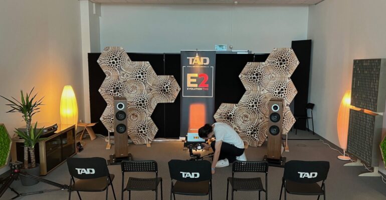 Sensation der Messe , die E2 von TAD