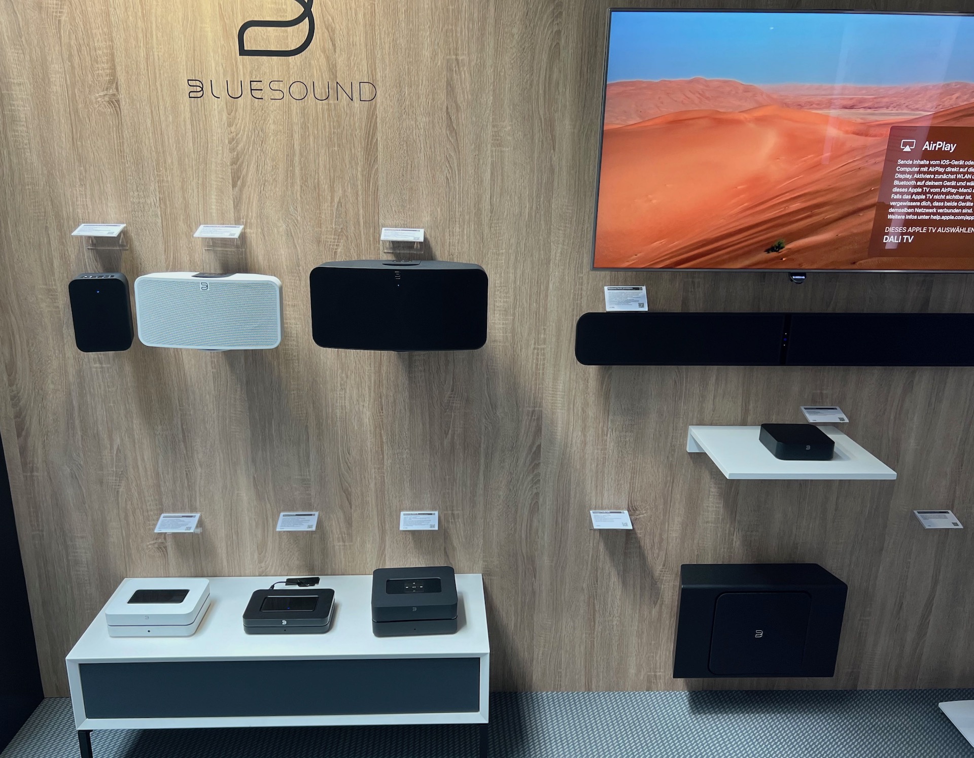 Bluesound lieblos präsentiert in D