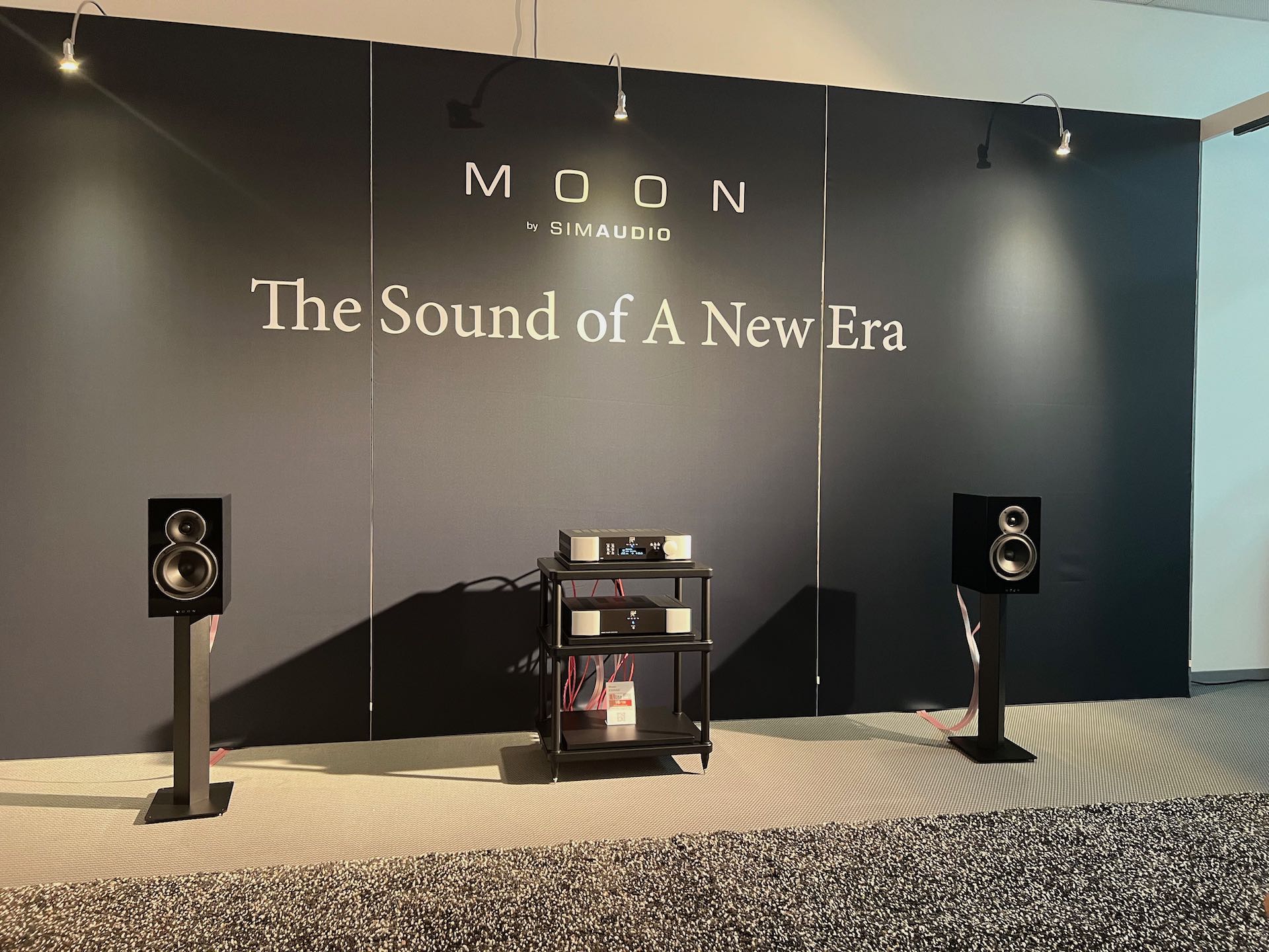 Klein aber ein Highlight der Messe - Moon Lautsprecher