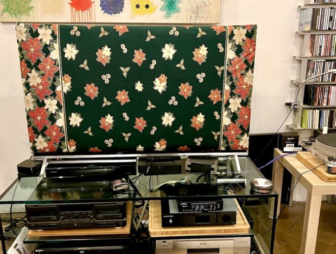 TV-Abdeckung mit Stoffplatte