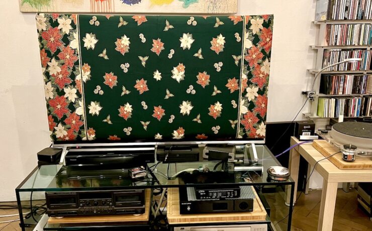 TV-Abdeckung mit Stoffplatte