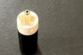 minimaler Kontakt im Cinch Stecker minimaler Kontakt im Cinch Stecker