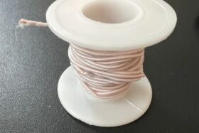 Seidenummantelte Litze mit 147 Drähten Seidenummantelte Litze mit 147 Drähten