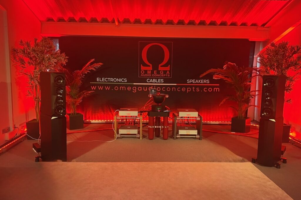 Omega aus Italien wird immer besser - wahres HighEnd   und spielten Yulunga von Dead can dance