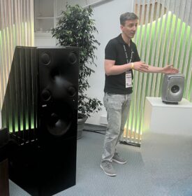 Die Große und die kleine Genelec