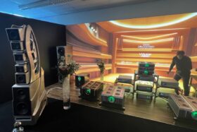 Für die Boxen 1 Mio , etwas mehr für die Elektronik dazu