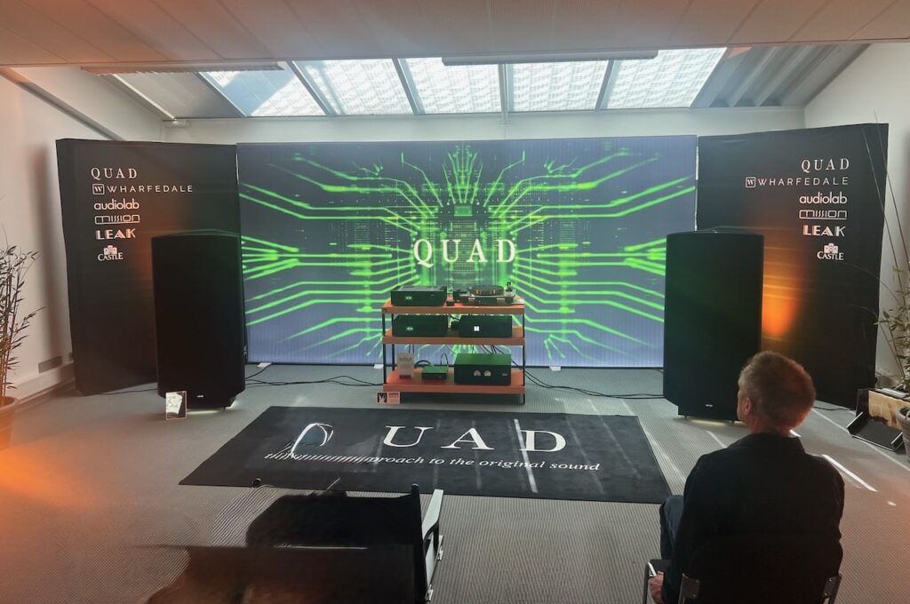 Hätte mir mehr erwartet dort , von Quad etc . Lag glaub ich am Lautsprecher