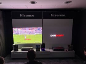 Kurzdistanz-Beamer mit viel besserem Bild als hier am Foto. Von Hisense.