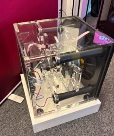 So in etwa gehts innen zu im neuen Subwoofer von Dali.