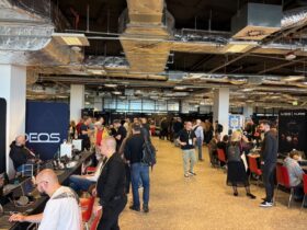 Kopfhörer wohin das Auge reicht , mehr geht kaum.