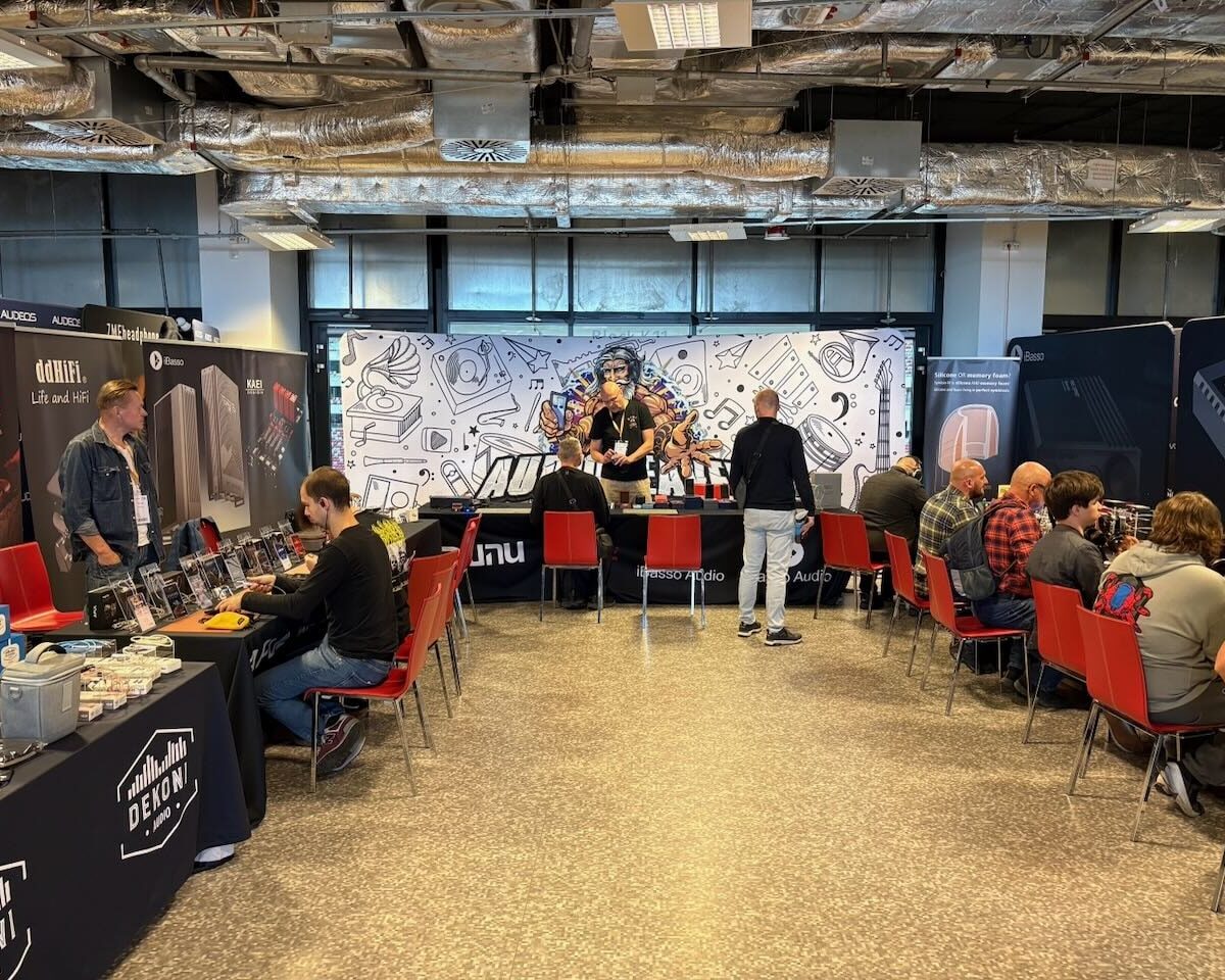 Wer will noch mal, wer hat noch nicht Kopfhörer gehört.