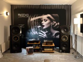 Auch hier für mich neu - RADA mit Tannoy ähnlichen Concentric Speakern. Unglaublich auflösend und tief.