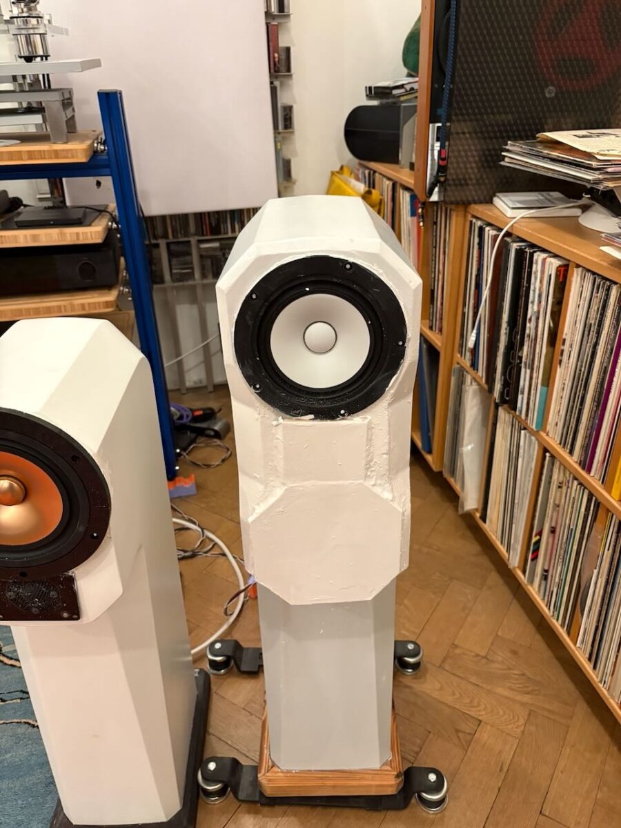 Nur mehr 1 Breitband, zwei Löcher abgedeckt