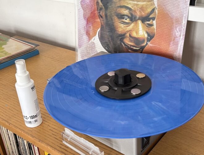 VC-E mini mit blauer Vinylplatte