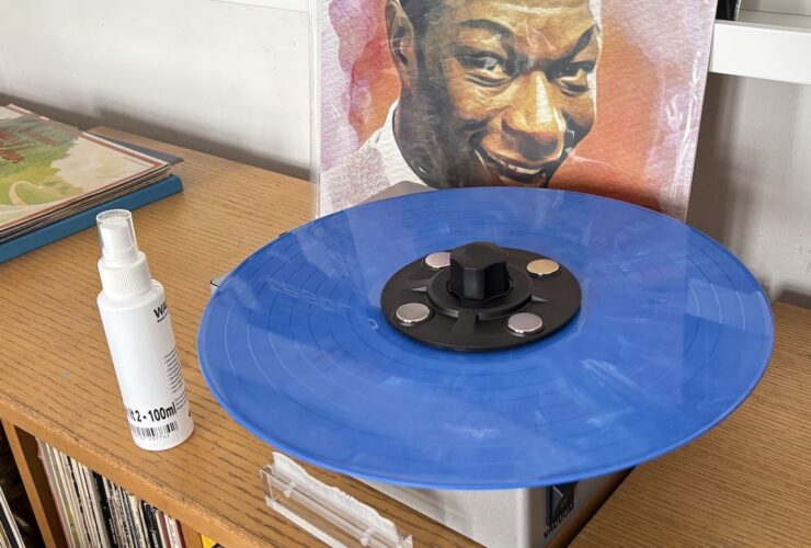 VC-E mini mit blauer Vinylplatte