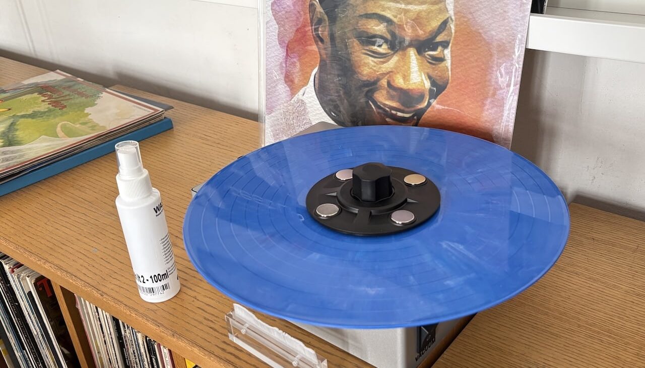 VC-E mini mit blauer Vinylplatte